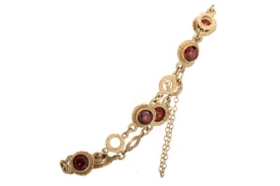 Lot 636 - GARNET BRACELET