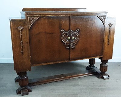 Lot 499 - OAK SIDEBOARD