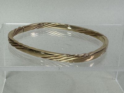 Lot 789 - GOLD BANGLE