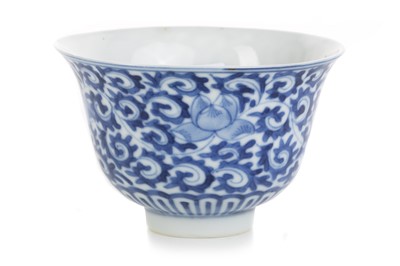 Lot 1303 - CHINESE BLUE AND WHITE TEA BOWL