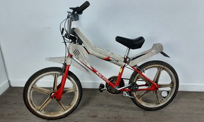 Lot 515 - RALEIGH VEKTAR BICYCLE