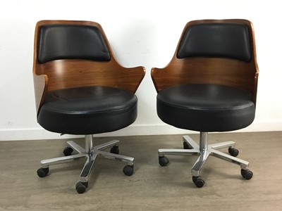 Lot 529 - JUAL FURNITURE, PAIR OF EXECUTIVE WALNUT OFFICE SWIVEL CHAIRS