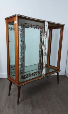 Lot 516 - MID CENTURY DISPLAY CABINET