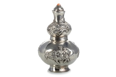 Lot 1370 - CHINESE SILVER SNUFF BOTTLE