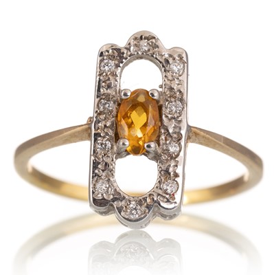 Lot 425A - CITRINE AND DIAMOND RING