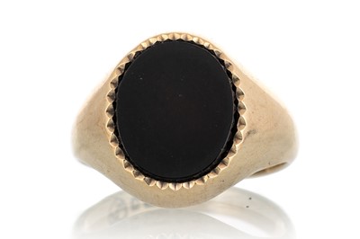 Lot ONYX SIGNET RING