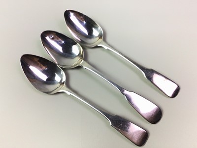 Lot 692 - WILLIAM IV SET OF SIX TEASPOONS