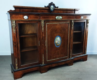 Lot VICTORIAN WALNUT CREDENZA