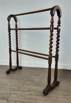 Lot 644 - VICTORIAN STYLE TOWEL RAIL