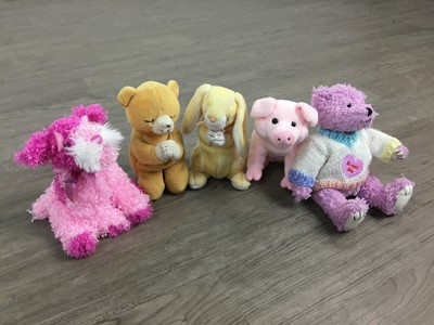 Lot 755 - COLLECTION OF SOFT TOYS AND DOLLS