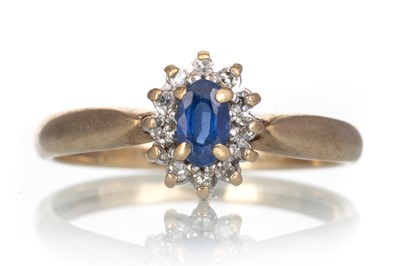 Lot 666 - SAPPHIRE AND DIAMOND CLUSTER RING