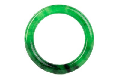 Lot 1318 - CHINESE JADE BANGLE