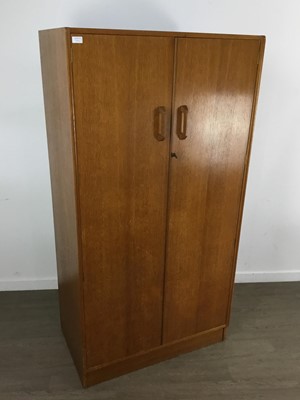 Lot 769 - OAK WARDROBE AND DRESSING CHEST