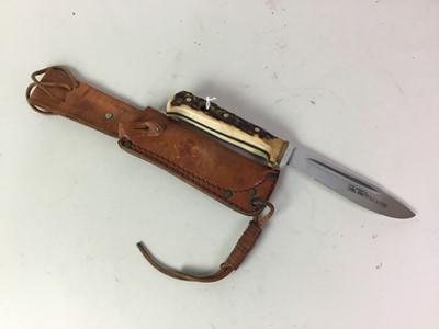 Lot 619 - HUNTING KNIFE