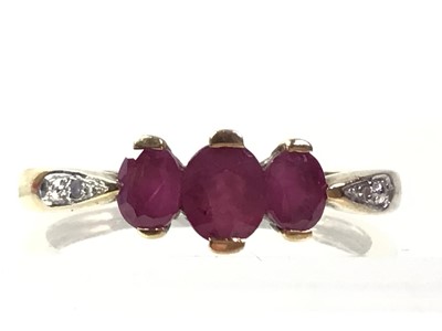 Lot 90 - RUBY AND DIAMOND RING