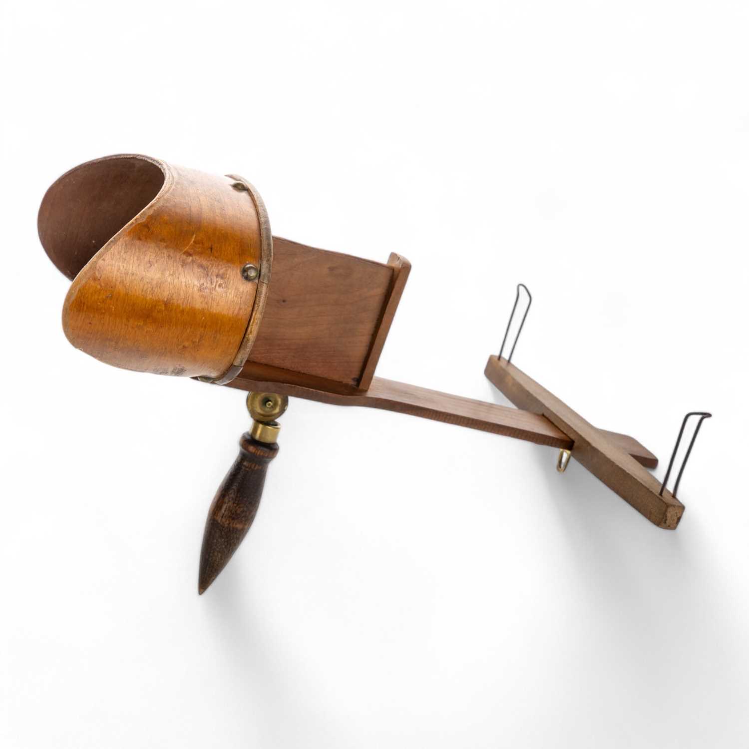 Lot 1253 - STEREOSCOPIC VIEWER AND SLIDES