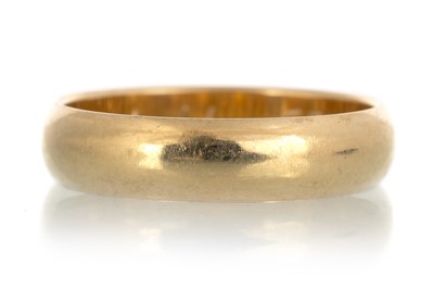 Lot 537 - WEDDING RING