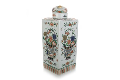 Lot 1401 - CHINESE KANGXI STYLE FAMILLE VERTE LIDDED VASE