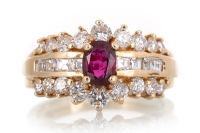 Lot 546 - RUBY AND DIAMOND RING