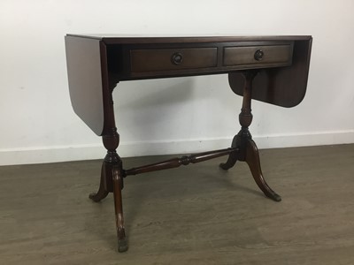 Lot 232 - REPRODUCTION MAHOGANY SOFA TABLE