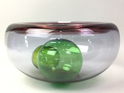 Lot 294 - STUDIO GLASS BOWL