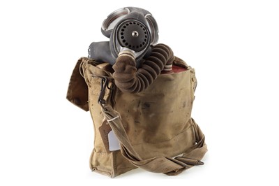 Lot 122 - GAS MASK