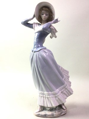 Lot 318 - LLADRO FIGURE OF SPRING BREEZE