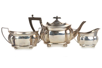 Lot 926 - GEORGE V SILVER THREE PIECE TEA SERVICE