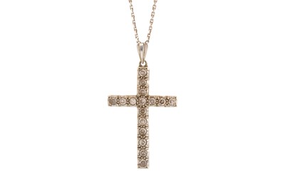 Lot 562 - DIAMOND CROSS PENDANT