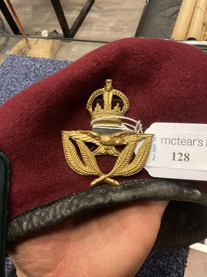 Lot 128 - BRITISH AIRBORNE-TYPE MAROON BERET