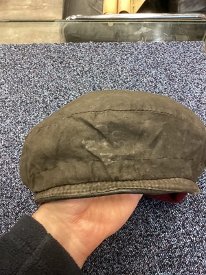 Lot 128 - BRITISH AIRBORNE-TYPE MAROON BERET