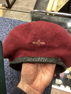 Lot 128 - BRITISH AIRBORNE-TYPE MAROON BERET
