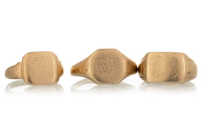 Lot 567 - THREE SIGNET RINGS