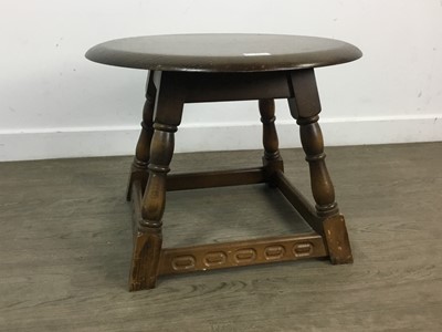 Lot 415 - OAK CIRCULAR OCCASIONAL TABLE