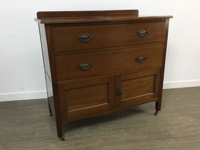 Lot 185 - EDWARDIAN MAHOGANY CHEST