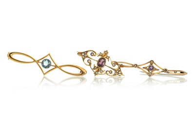 Lot 616 - THREE GEM SET BAR BROOCHES