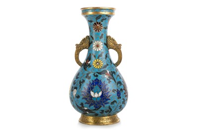 Lot 1387 - CHINESE CLOISONNE MING STYLE TWIN HANDLED VASE