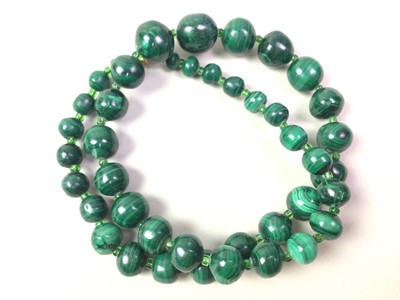 Lot 655 - MALACHITE BEAD NECKLACE