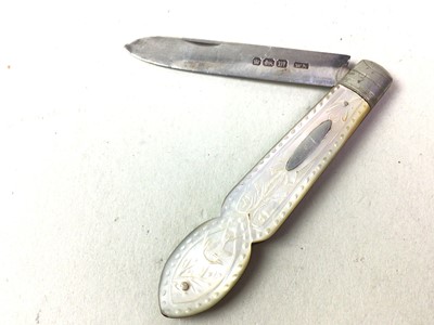 Lot 656 - EDWARDIAN SILVER FRUIT KNIFE