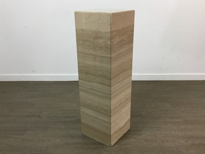Lot 573 - MARBLE DISPLAY PLINTH
