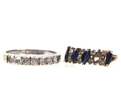 Lot 688 - SAPPHIRE DIAMOND RING