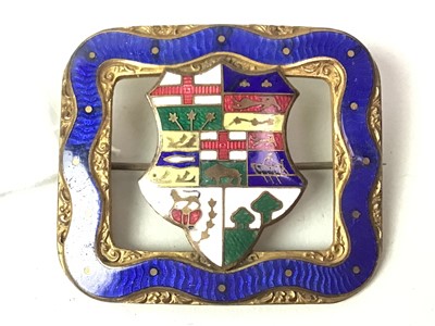 Lot 612 - ENAMEL ARMORIAL BROOCH