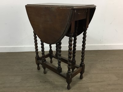 Lot 631 - OAK DROP LEAF OVAL TABLE