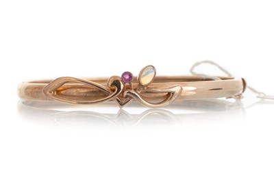 Lot 630 - OPAL AND PINK SAPPHIRE BANGLE