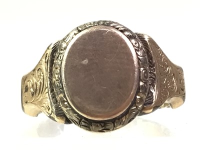 Lot 786 - NINE CARAT GOLD RING