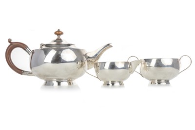 Lot 942 - GEORGE V SILVER THREE PIECE TEA SERVICE