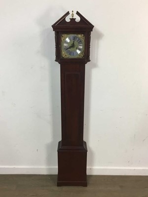 Lot 128 - REPRODUCTION MAHOGANY GRANDMOTHER CLOCK