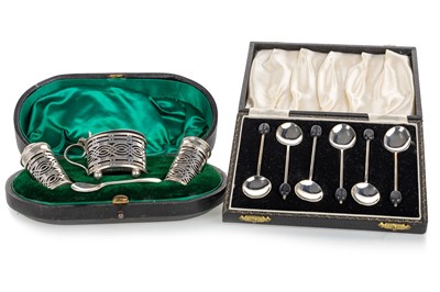 Lot 951 - EDWARDIAN SILVER CRUET SET