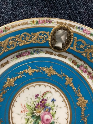 Lot 1294 - IN THE MANNER OF SEVRES, CABINET PLATE