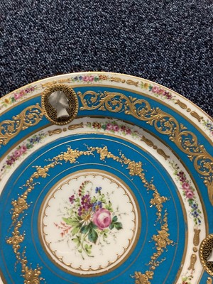 Lot 1294 - IN THE MANNER OF SEVRES, CABINET PLATE